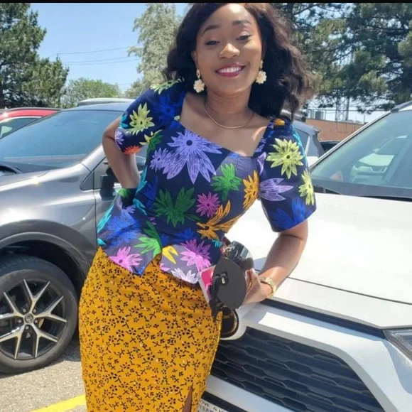 Floral Yellow blouse - Picture 1 of 2